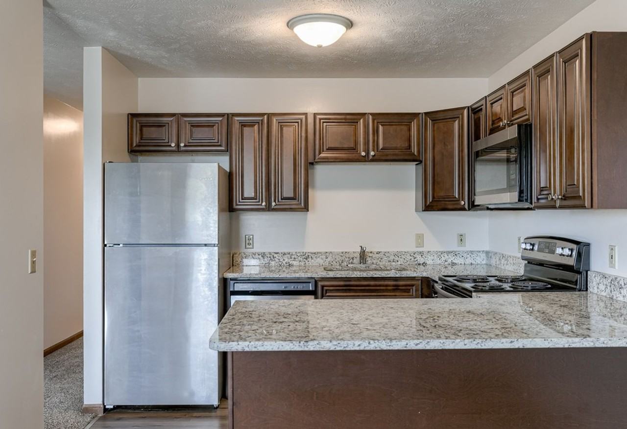 2941 Nw 8th St - Photo 6 of 27