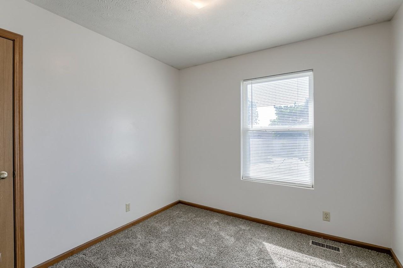 2941 Nw 8th St - Photo 7 of 27