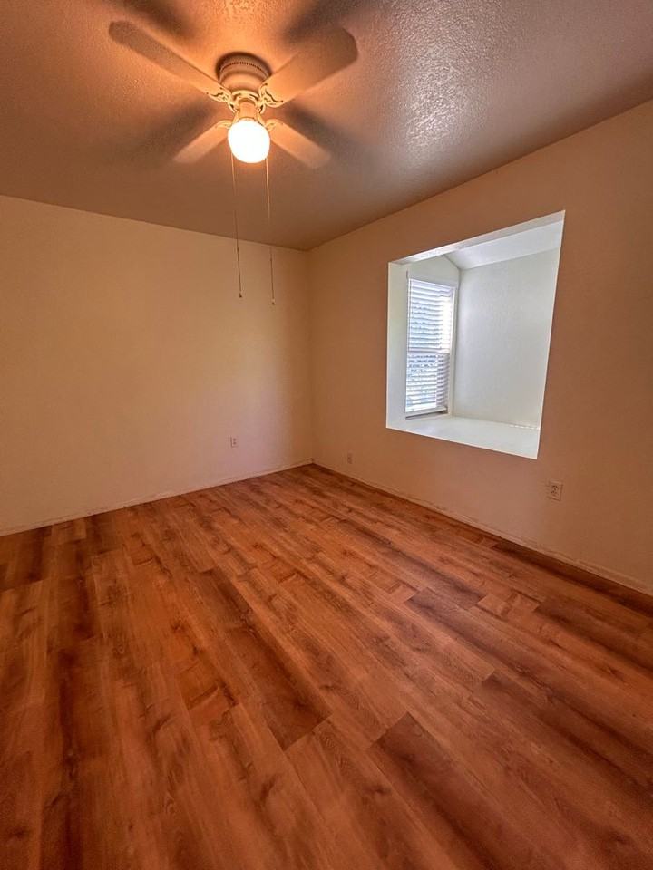 3150 E Cicero St - Photo 3 of 11