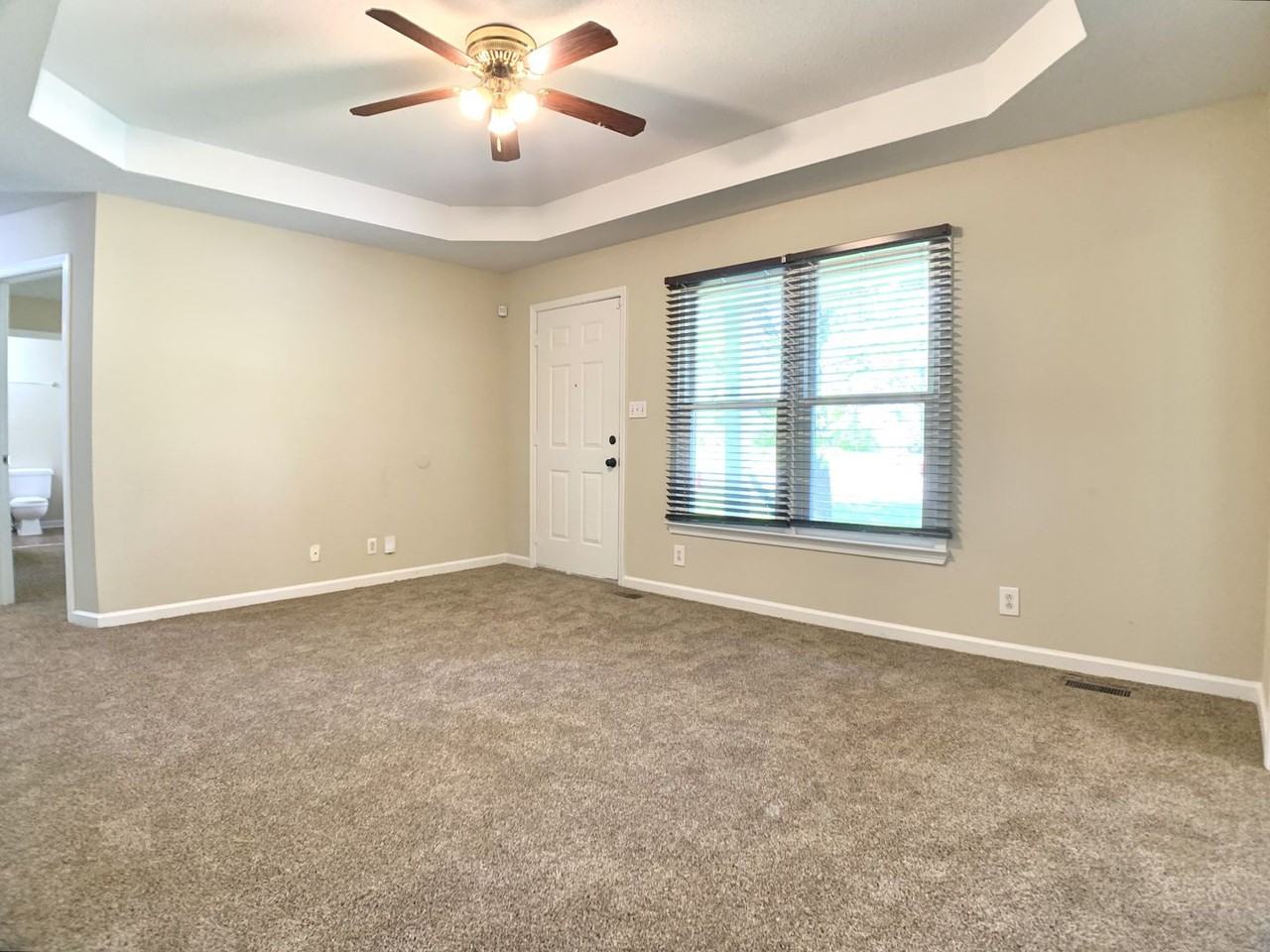 236 Moncrest Dr - Photo 6 of 36