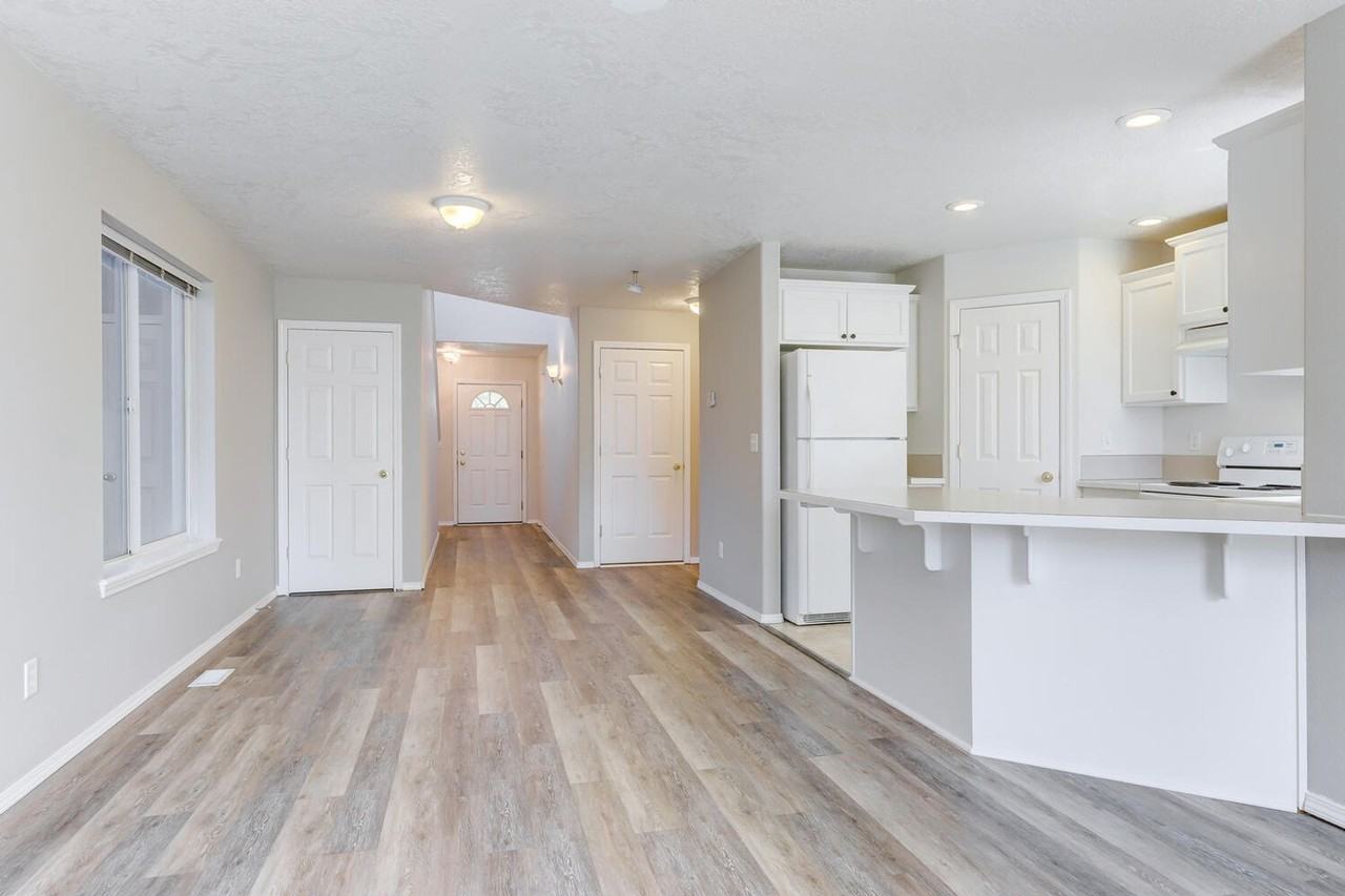 3183 W Cherry Ln - Photo 5 of 21