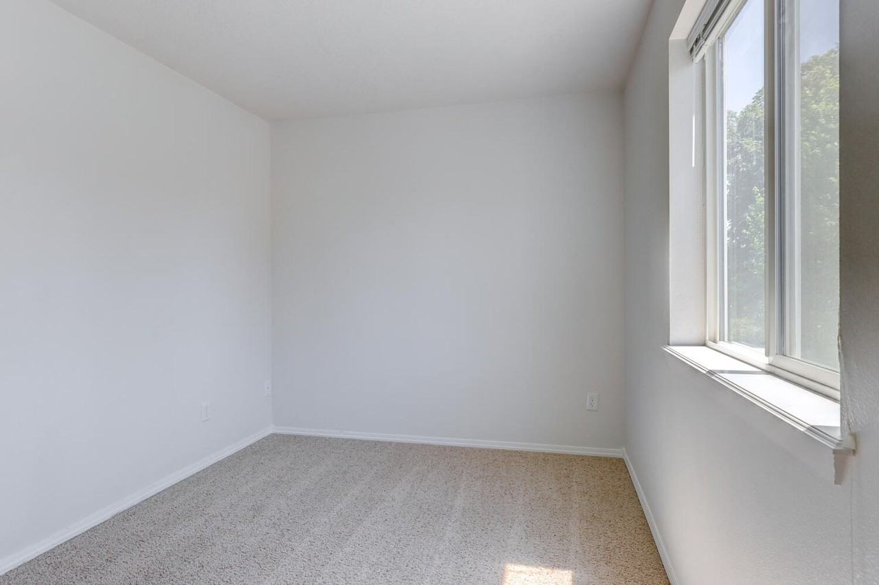 3183 W Cherry Ln - Photo 4 of 21