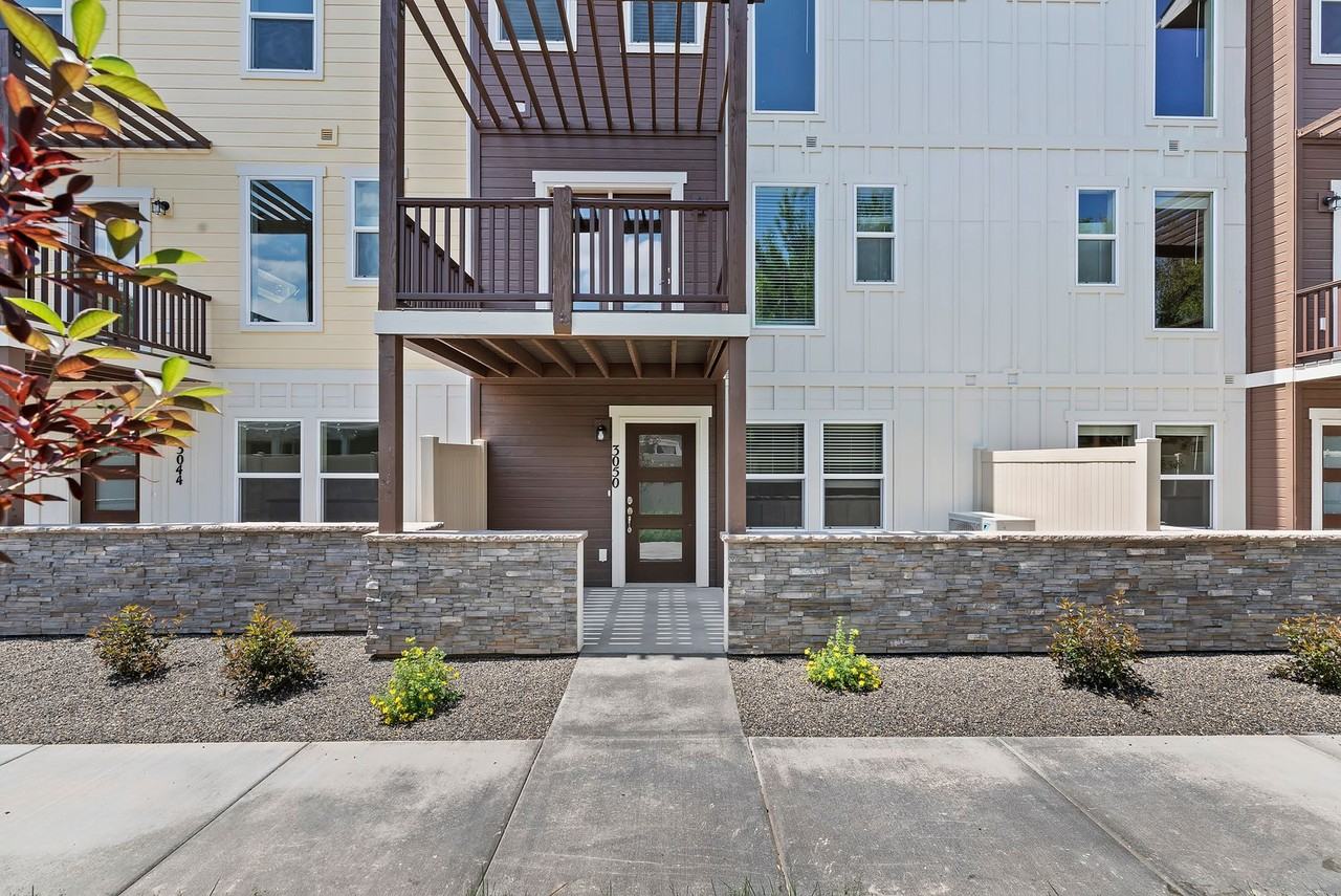 3058 N Network Ln - Photo 2 of 24