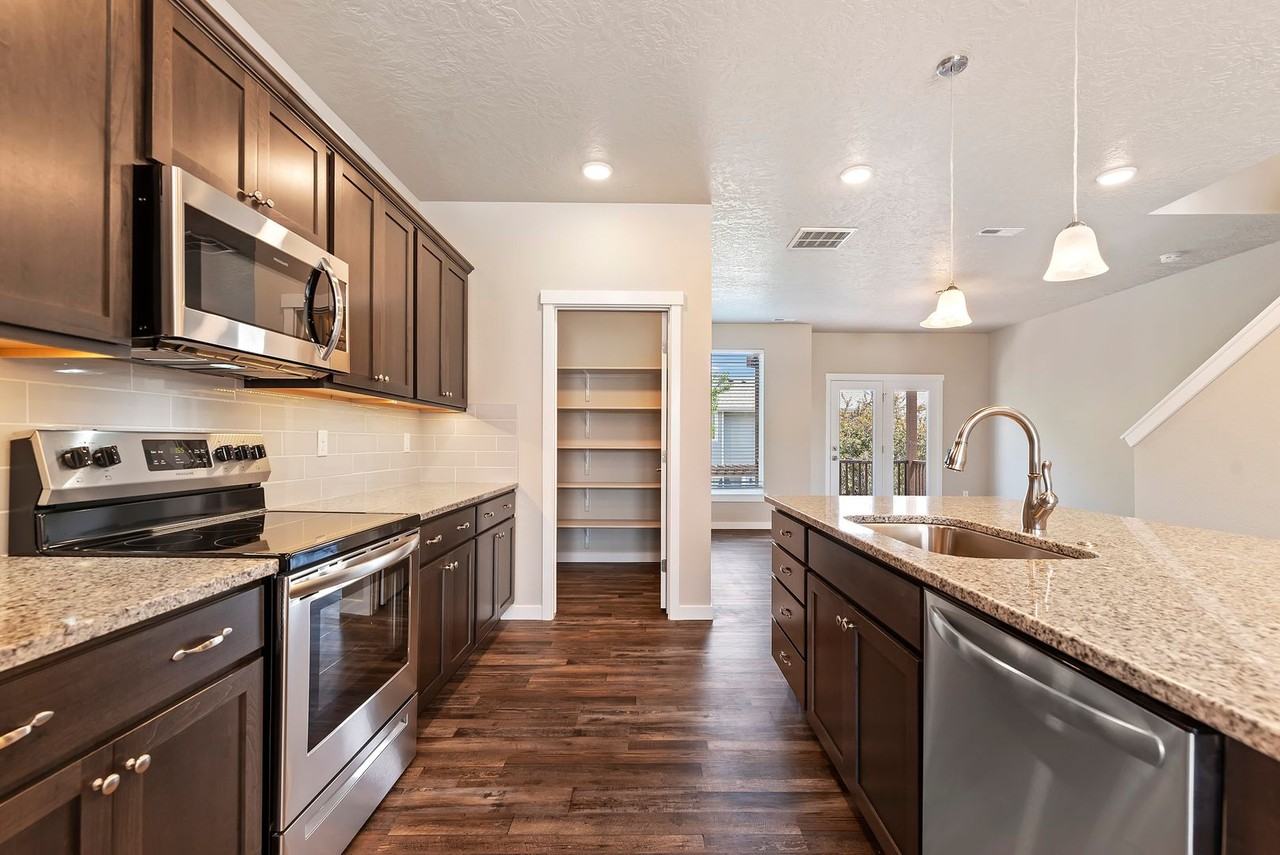 3058 N Network Ln - Photo 6 of 24