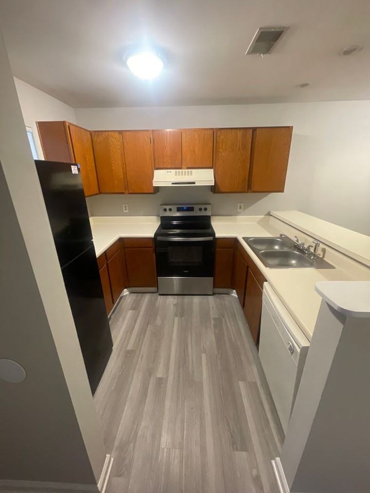 1612 Eagles Pl - Photo 4 of 13