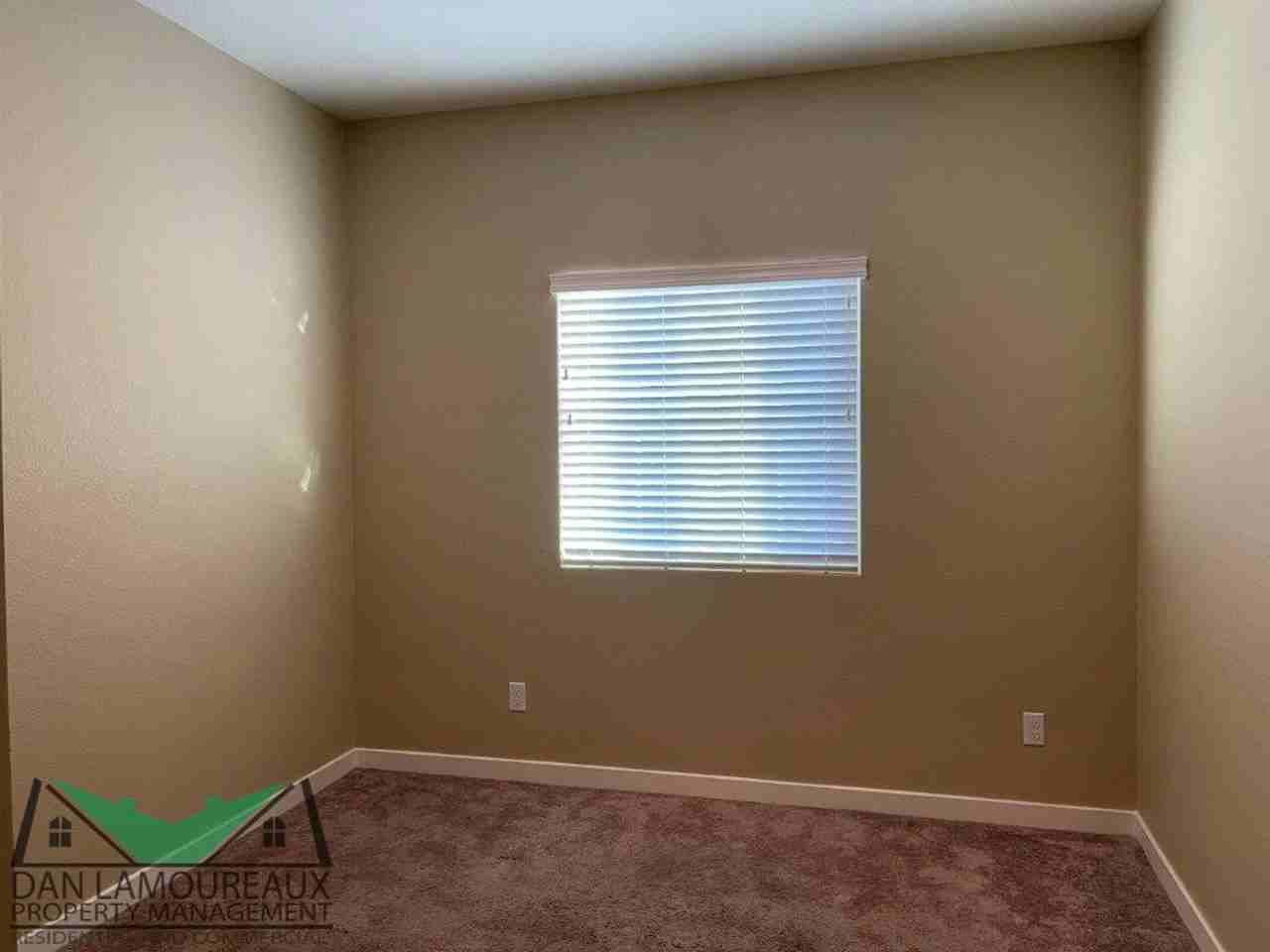 2121 Millsap Pl - Photo 4 of 28