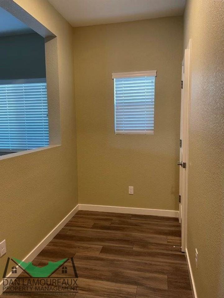 2121 Millsap Pl - Photo 6 of 28