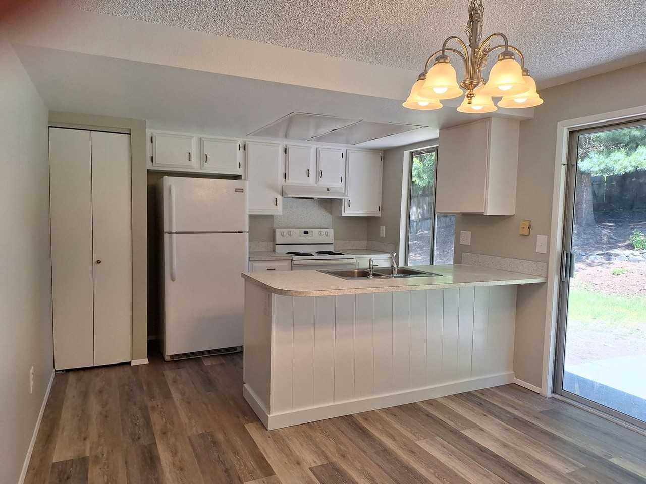 265 Ne Silver Pine Dr - Photo 5 of 23