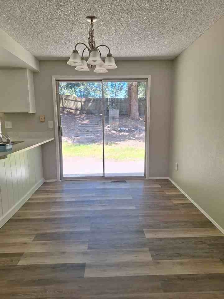 265 Ne Silver Pine Dr - Photo 6 of 23