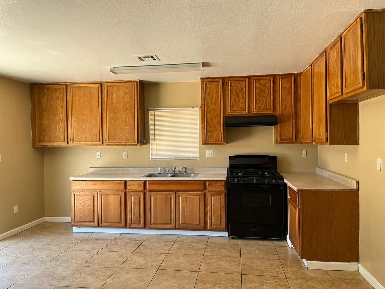 10443 Cimmeron Trail Dr - Photo 4 of 20