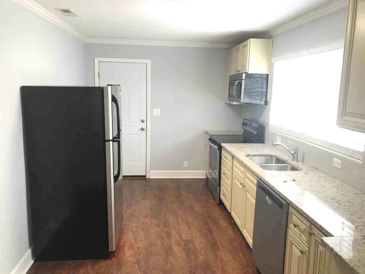 507 Spring St Sw - Photo 2 of 9