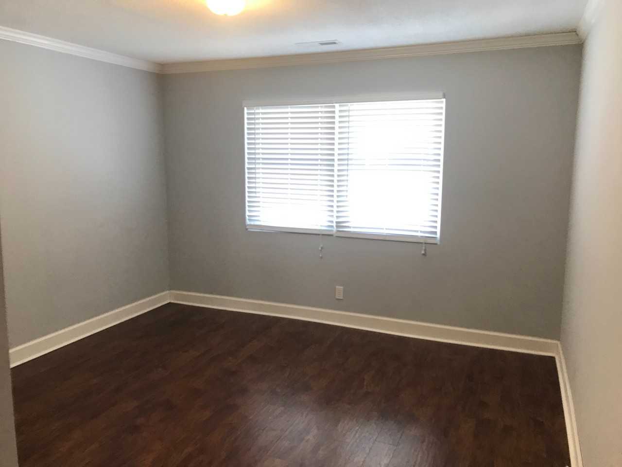 507 Spring St Sw - Photo 5 of 9