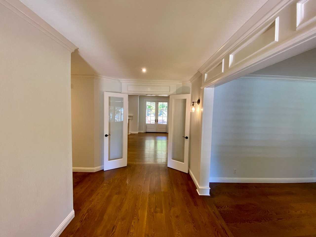 133 Regent Pl - Photo 2 of 34