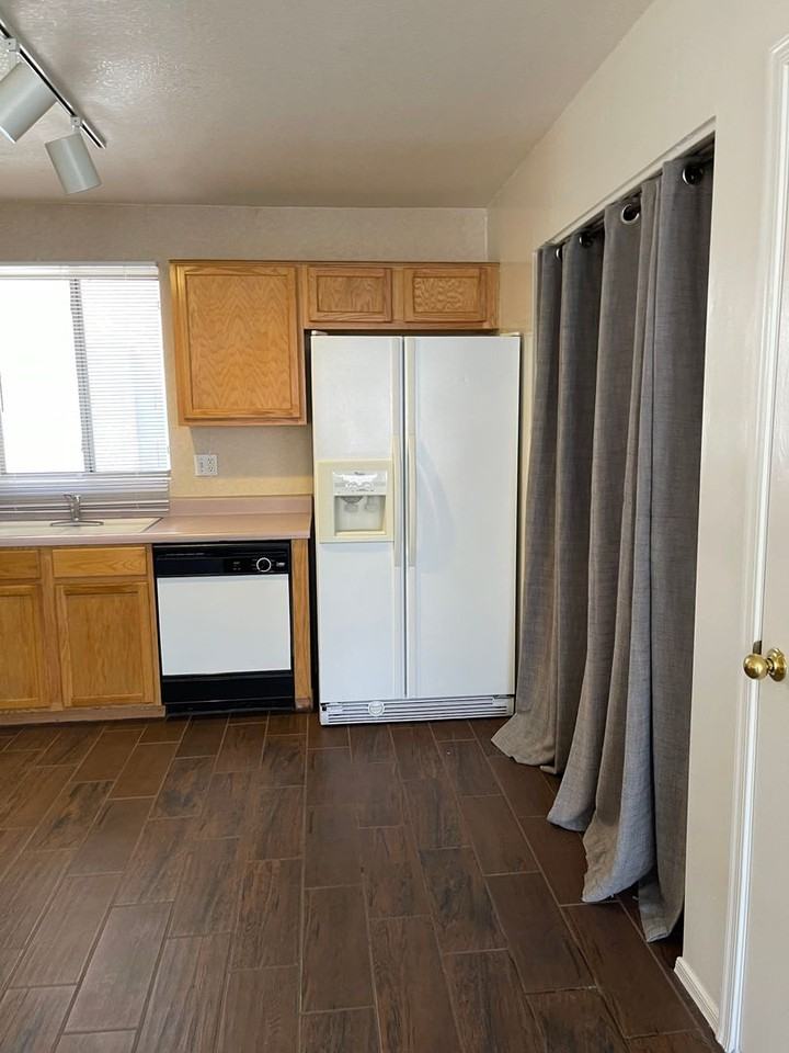 7326 S Nevil Dr - Photo 3 of 13