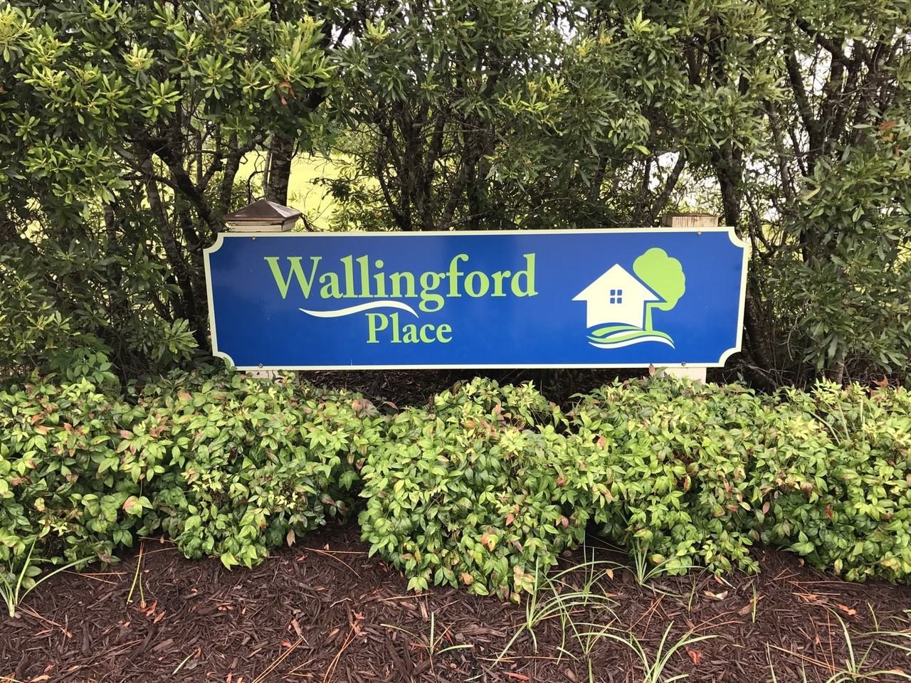 482 Wallingford Cir - Photo 2 of 14
