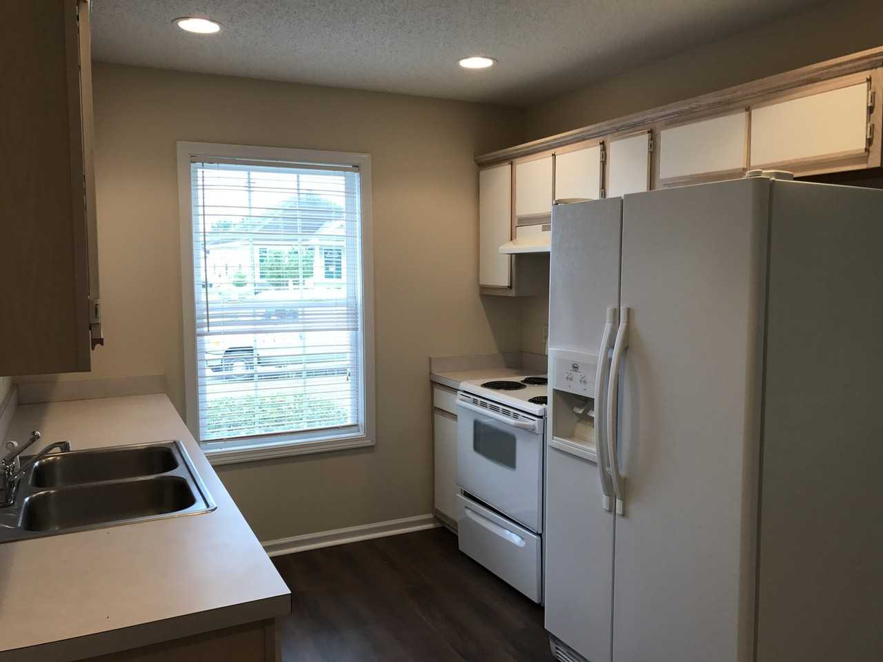 482 Wallingford Cir - Photo 4 of 14