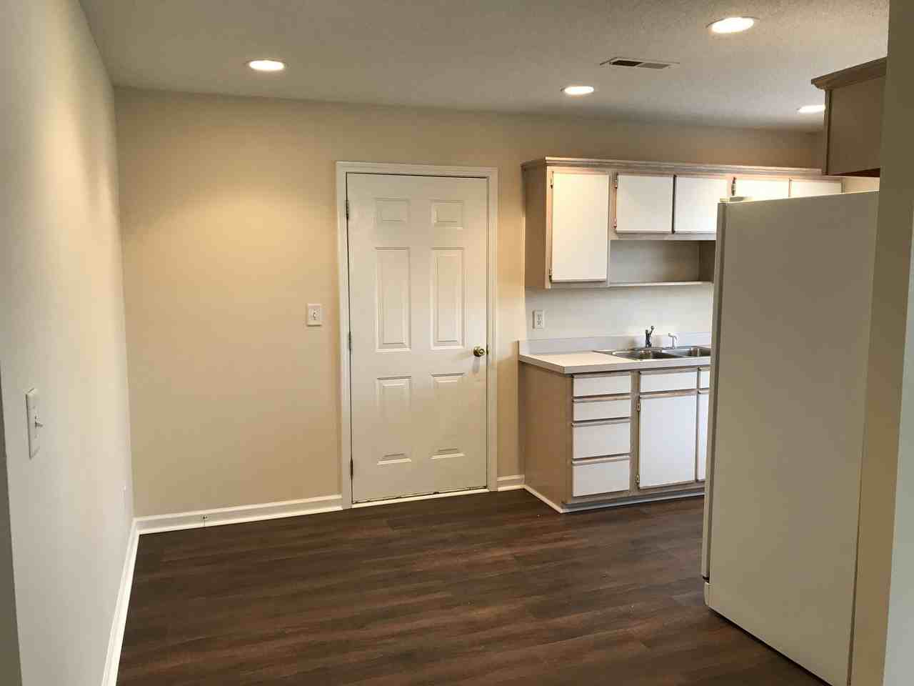 482 Wallingford Cir - Photo 5 of 14