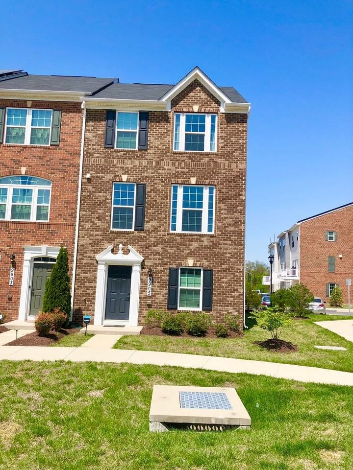 9905 New Pointe Dr - Photo 2 of 27