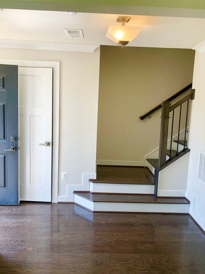 9905 New Pointe Dr - Photo 3 of 27