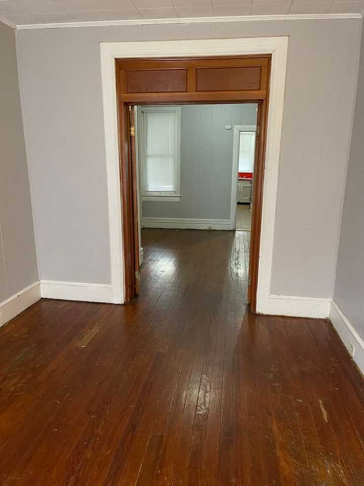 334 N Beaver St - Photo 2 of 7