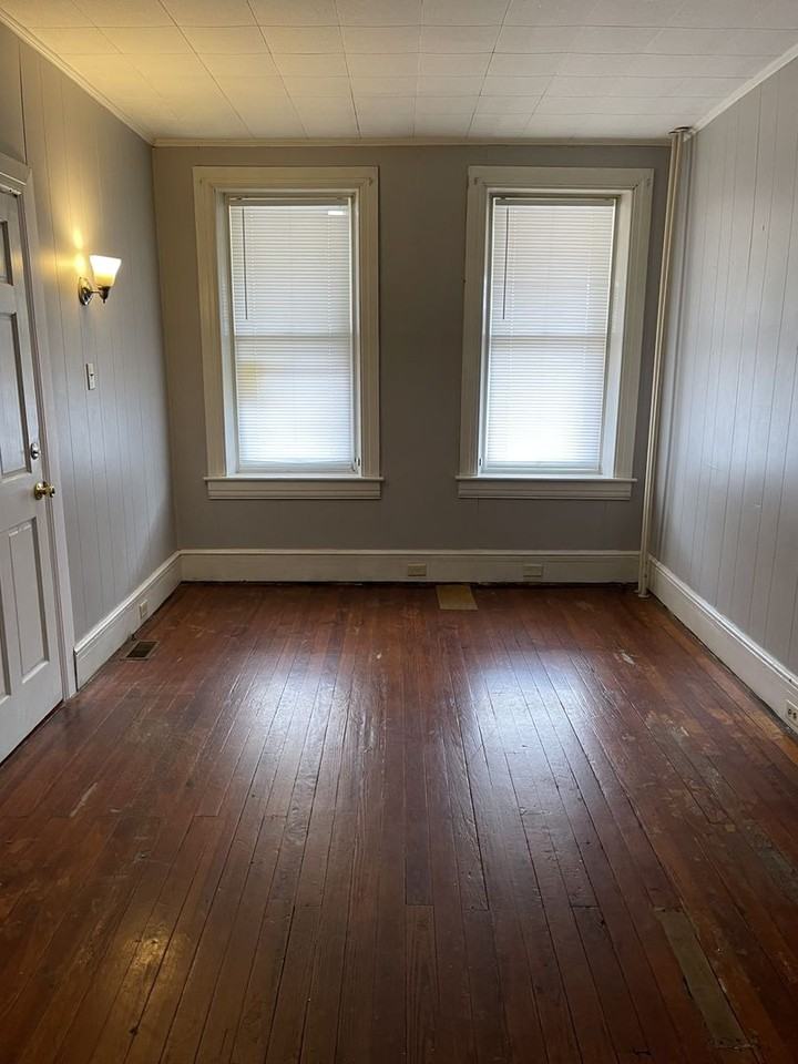 334 N Beaver St - Photo 3 of 7