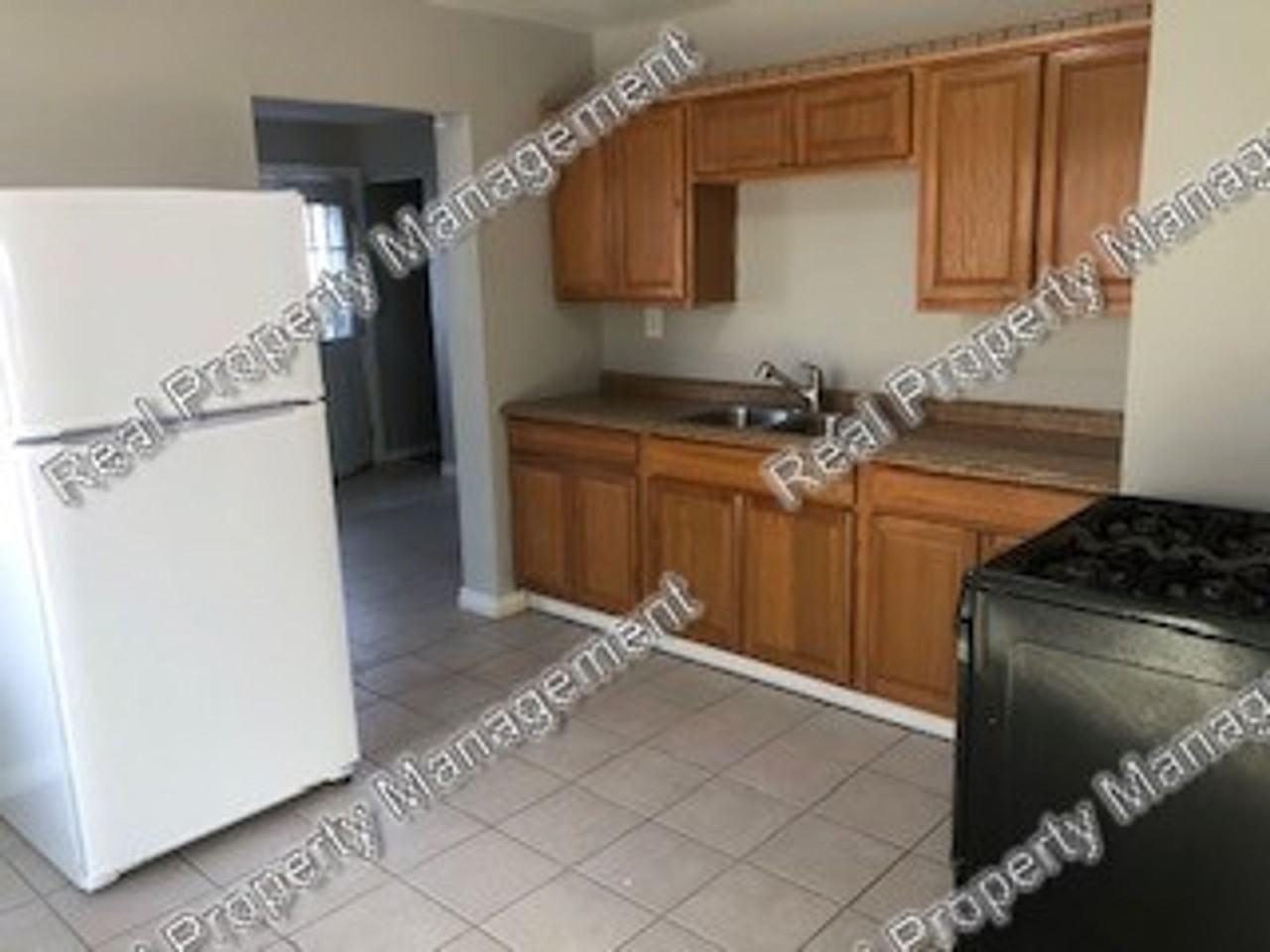 6533 Missouri Ave - Photo 4 of 11