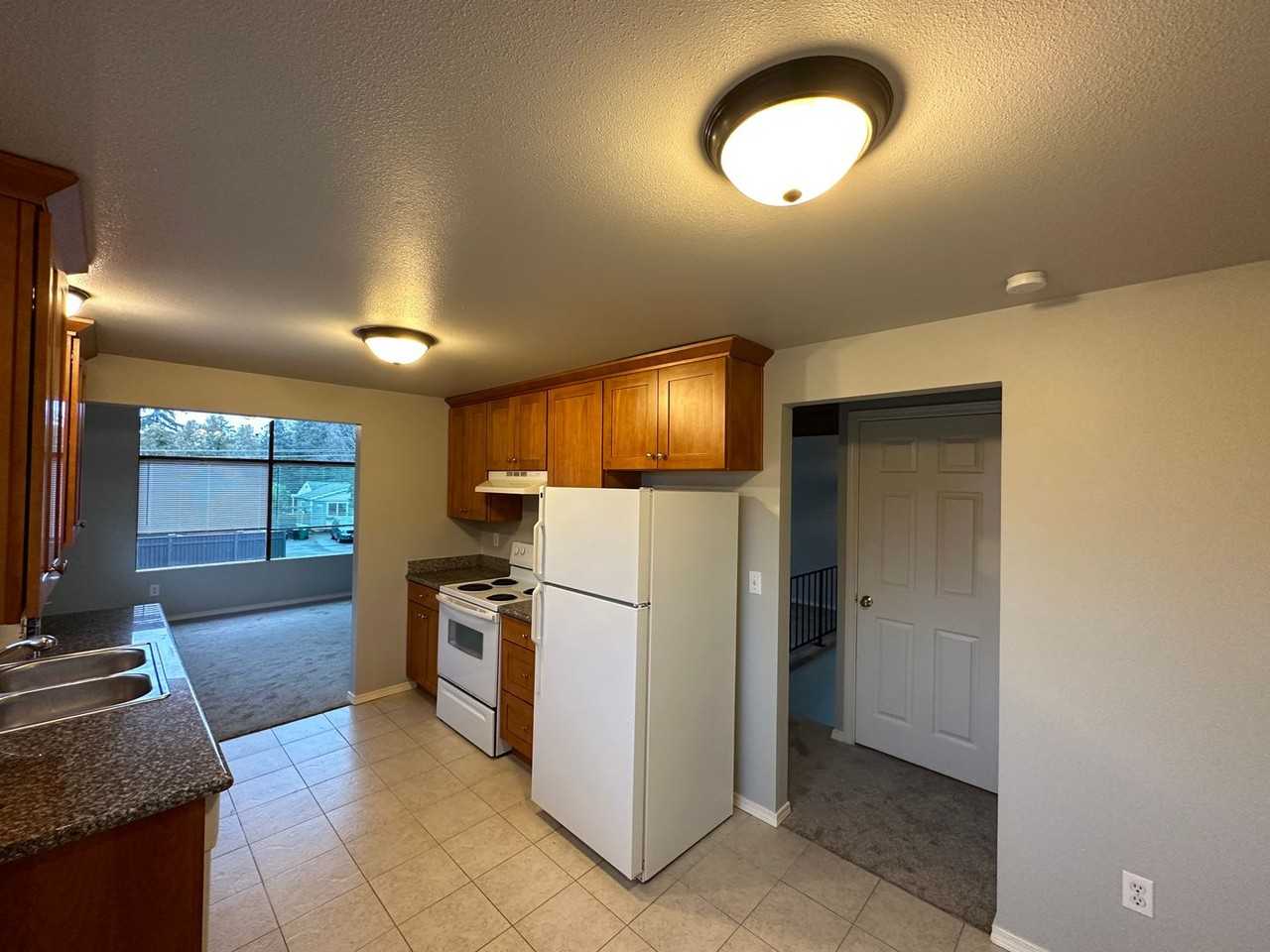223 Ne 92nd St - Photo 7 of 17