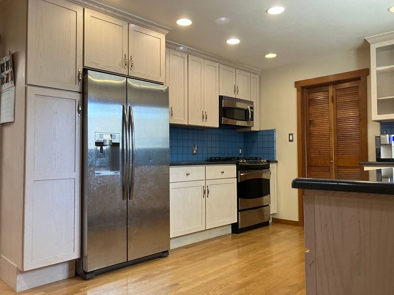 967 Arnold Way - Photo 2 of 23