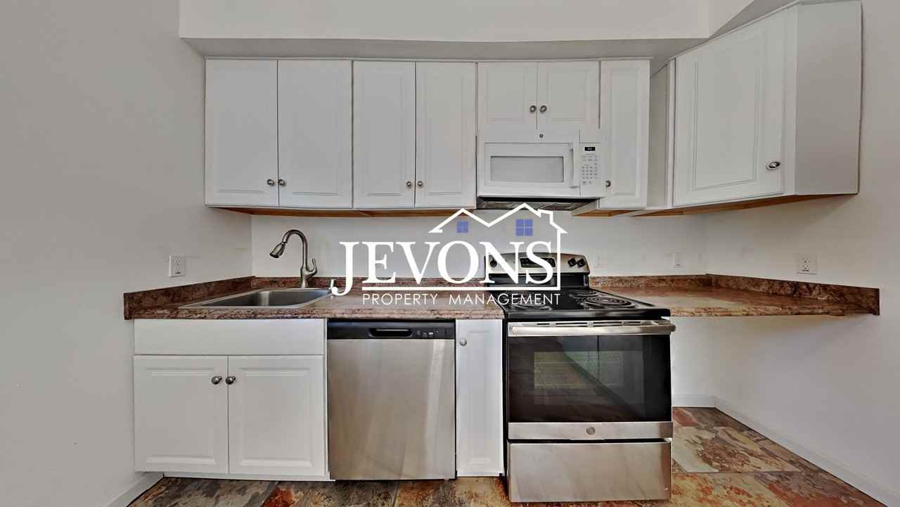 29628 1st Ave S Federal Way, WA 98003 - Photo 3 of 27