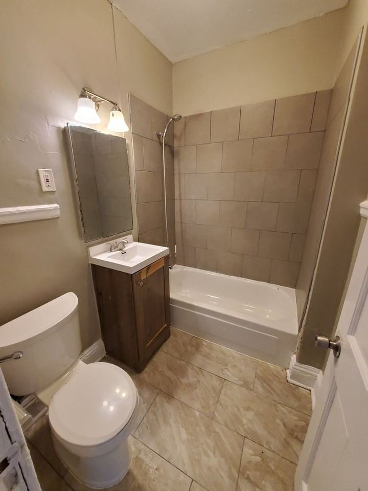 3228 N Achilles St. (Duplex) - Photo 3 of 8