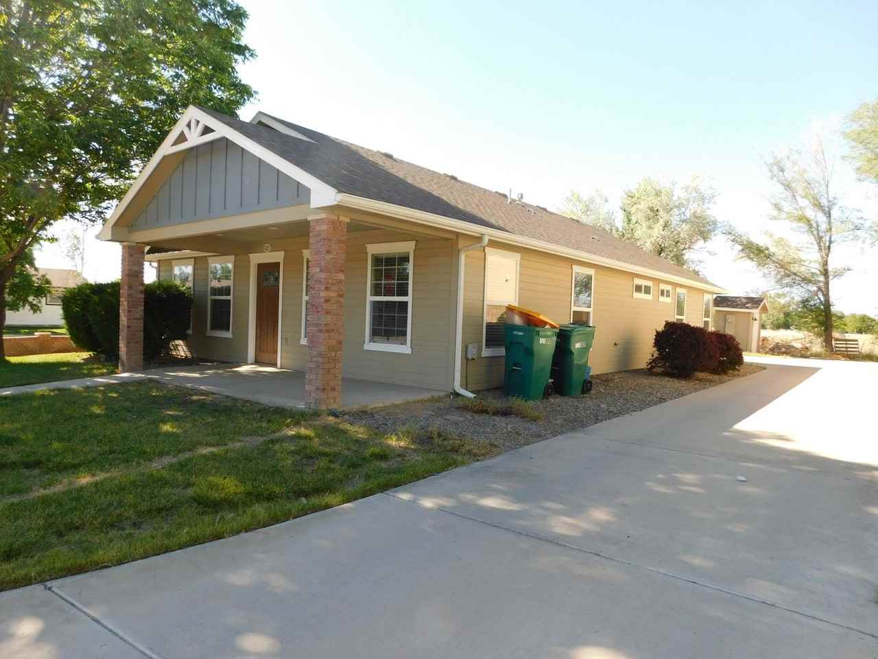 1105 Alexander Ct - Photo 2 of 18