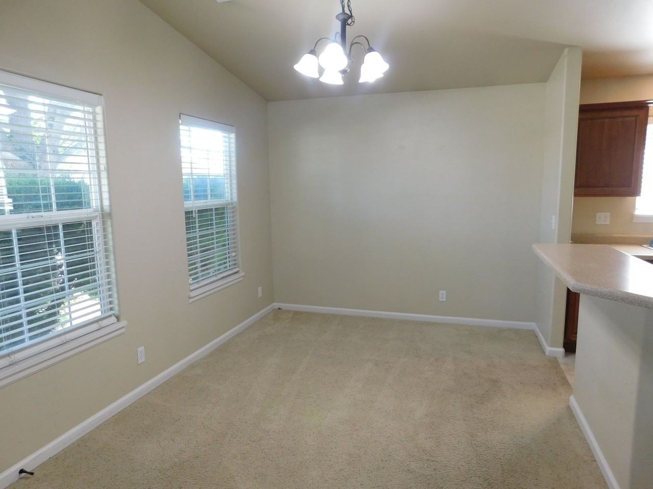 1105 Alexander Ct - Photo 6 of 18