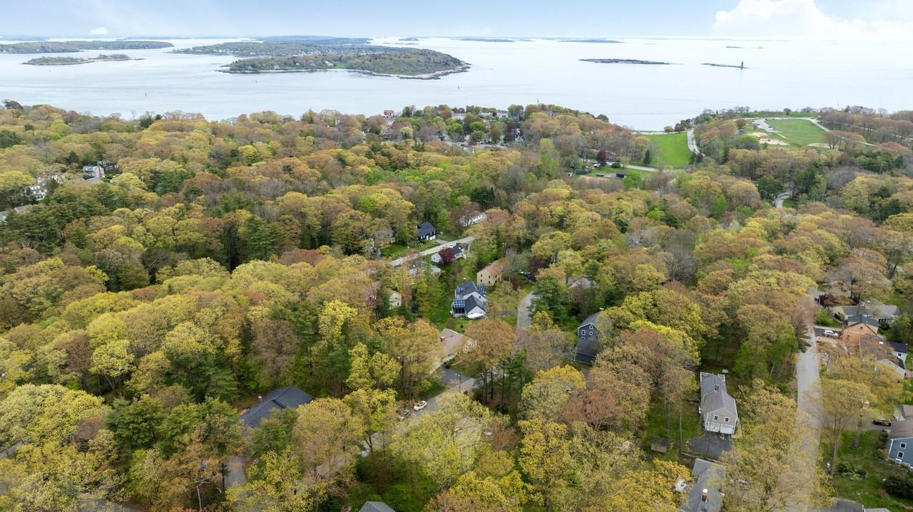 20 Robinhood Rd - Photo 2 of 50