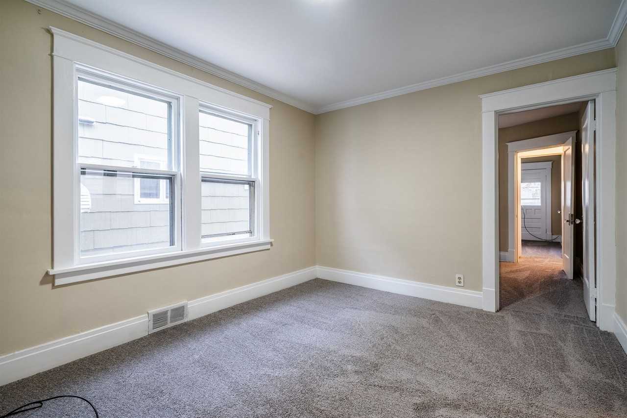 223 Virgil Ave - Photo 4 of 9