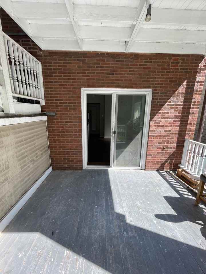 1120 Ontario St - Photo 5 of 8