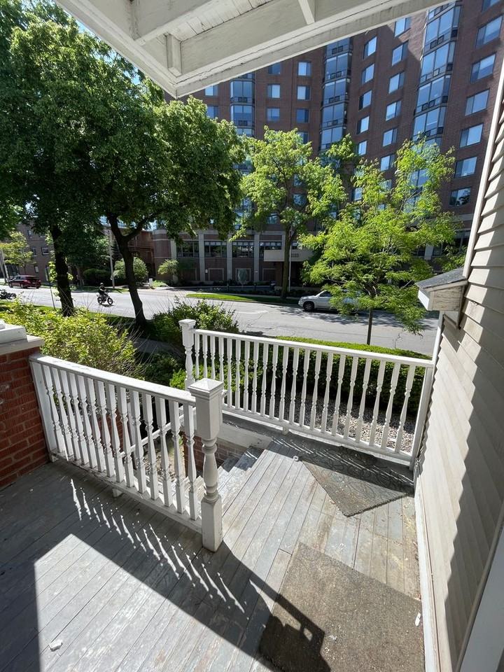 1120 Ontario St - Photo 6 of 8