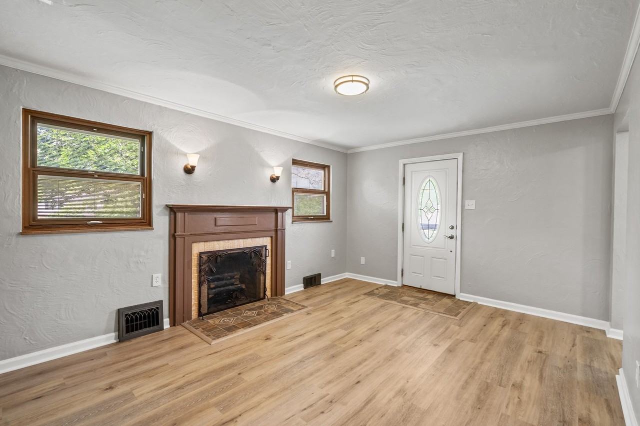 5411 Fieldcrest Dr - Photo 6 of 25