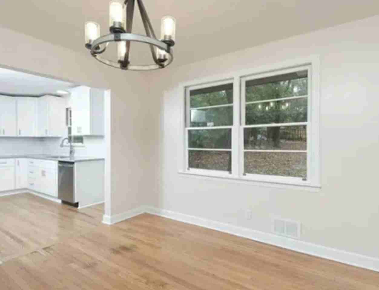 2534 Forest Dr - Photo 4 of 33