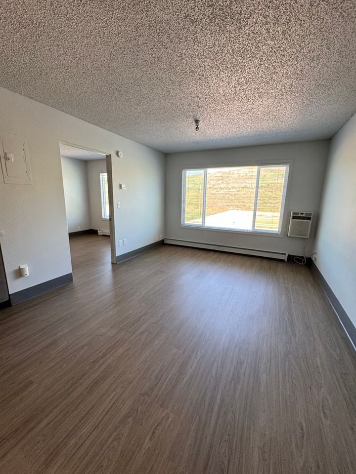 151 N Williams Ave #218 - Photo 3 of 14