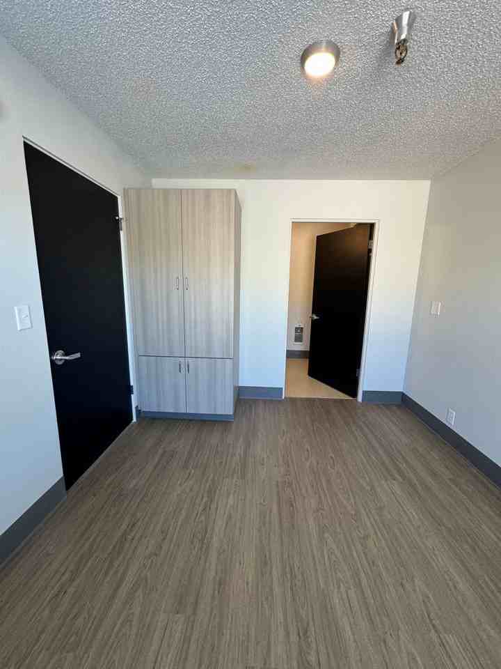 151 N Williams Ave #218 - Photo 7 of 14