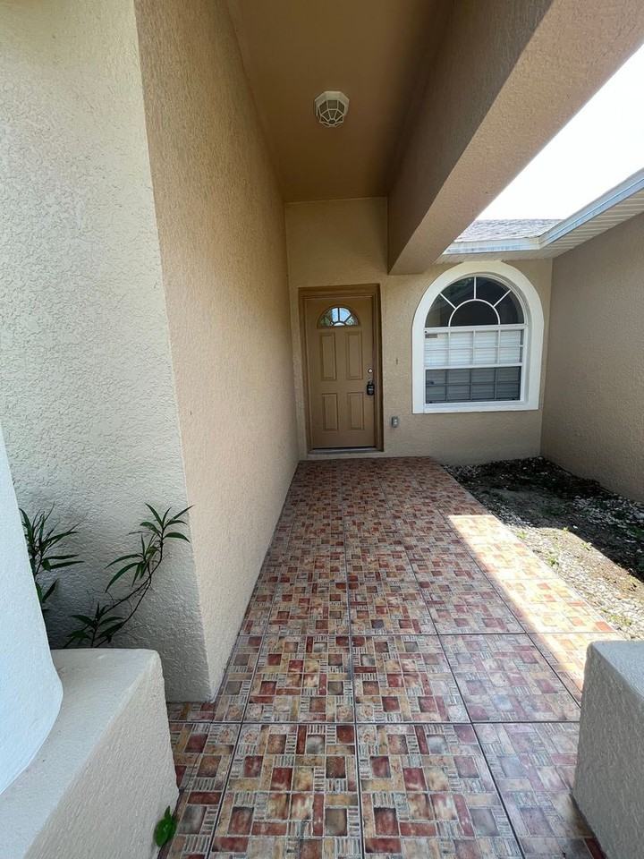 435 Magpie Ct - Photo 2 of 24