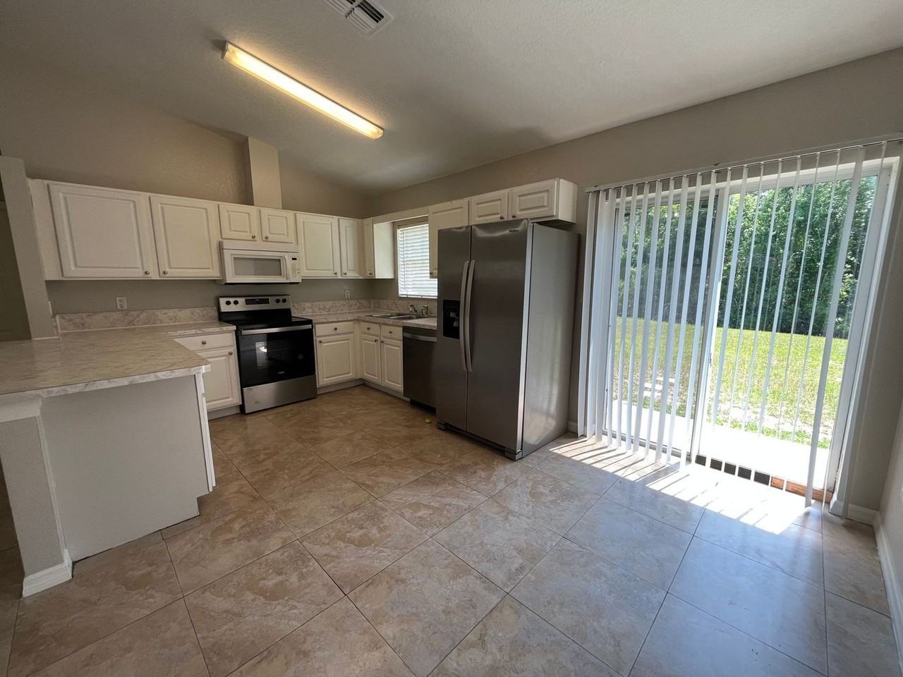 435 Magpie Ct - Photo 7 of 24