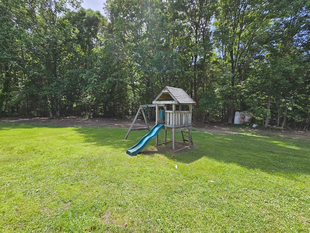 10729 Merchants Hope Rd - Photo 3 of 16