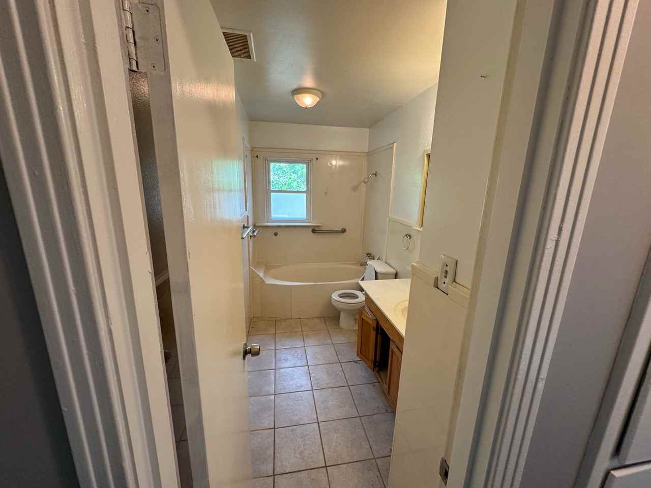 2417 Orange St #1 - Photo 4 of 8