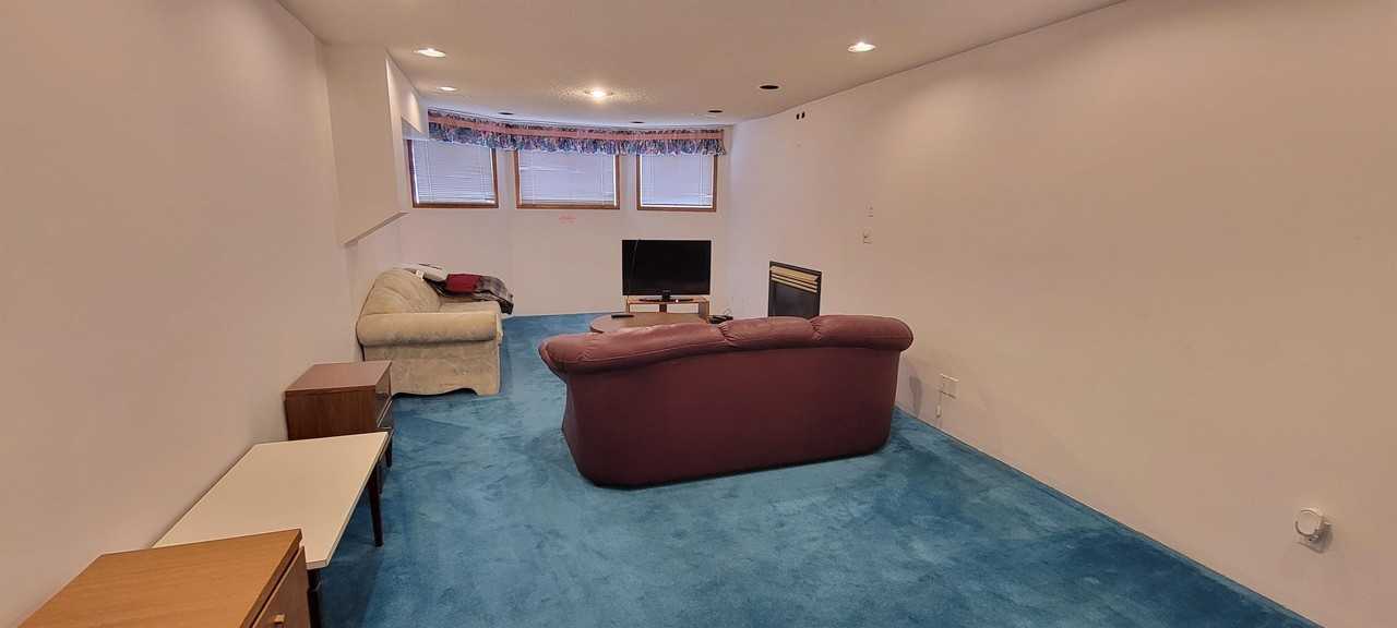 1630 Elzinga - 1630 53 Street #1 - Photo 3 of 7