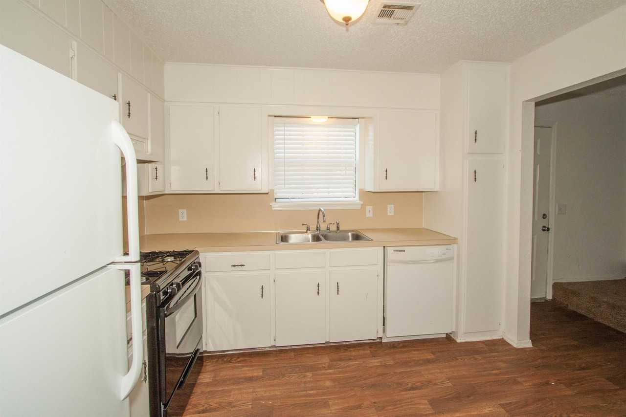 14403 South 302nd East Avenue - 1Unit B #1 - Photo 3 of 19