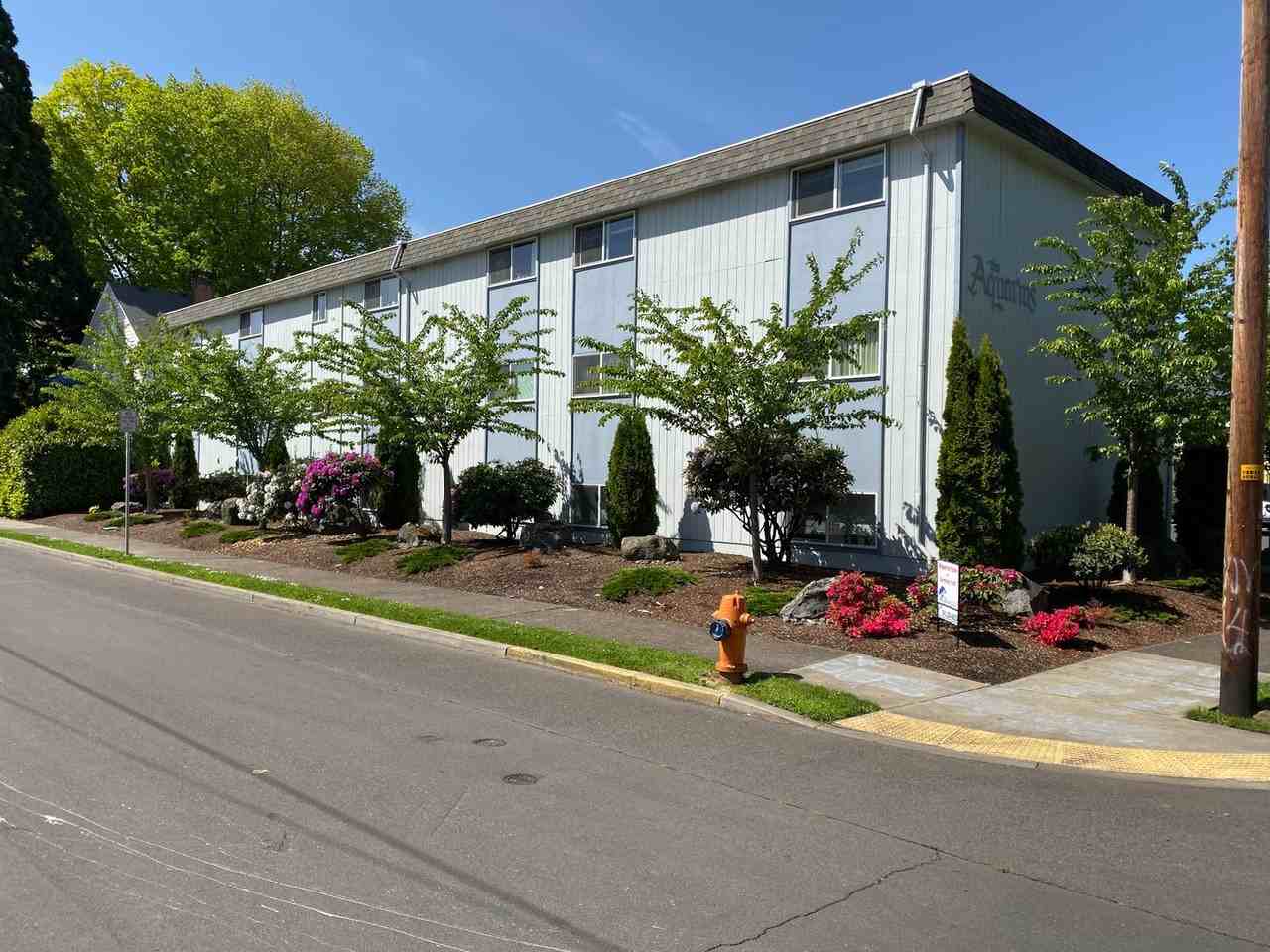 Aquarius Apartments - Photo 3 of 14