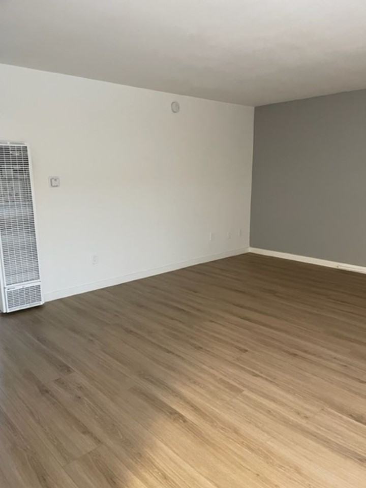 7714 Newlin Ave #4 - Photo 6 of 29