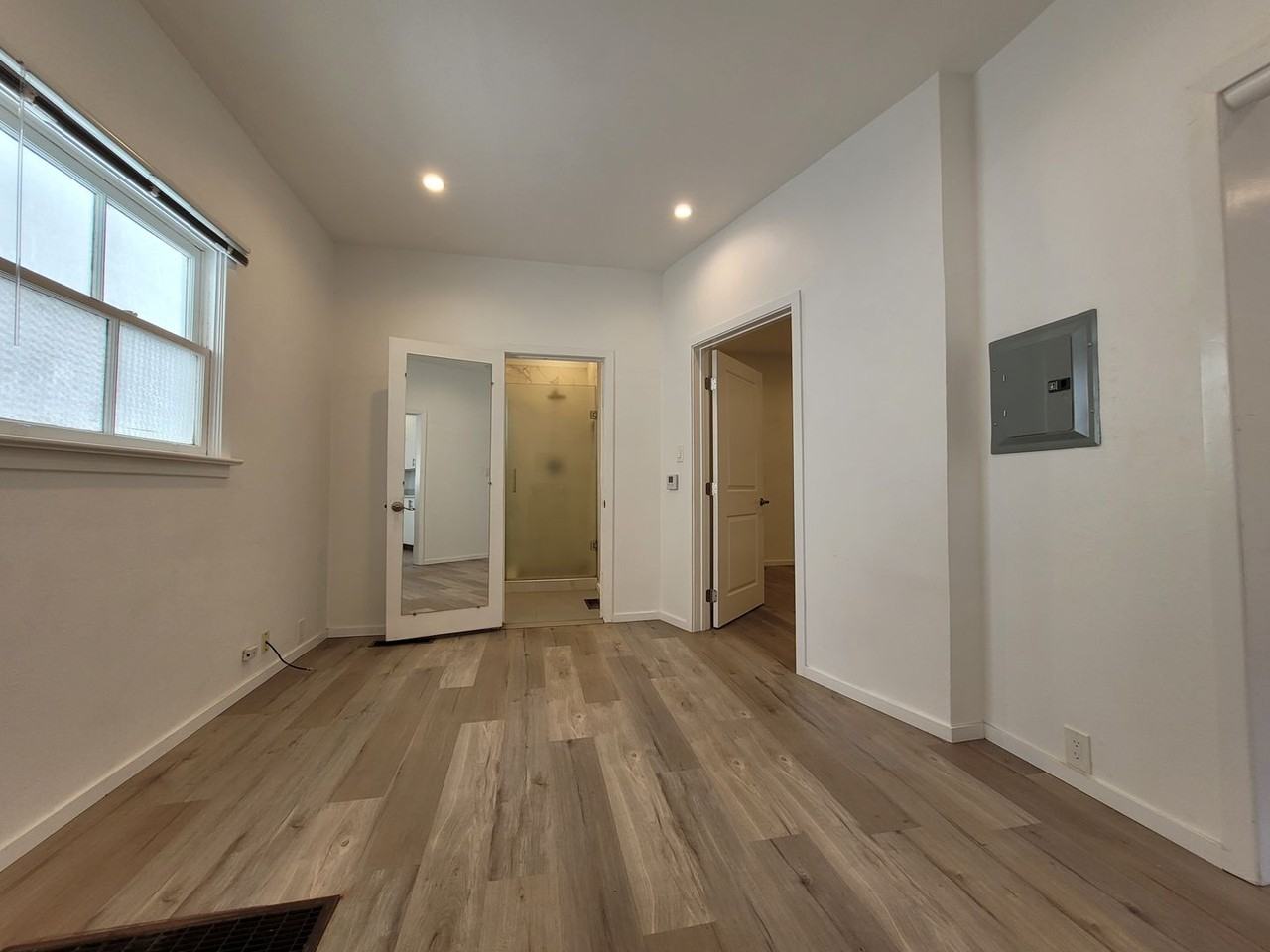 432 Collingwood - Photo 3 of 14