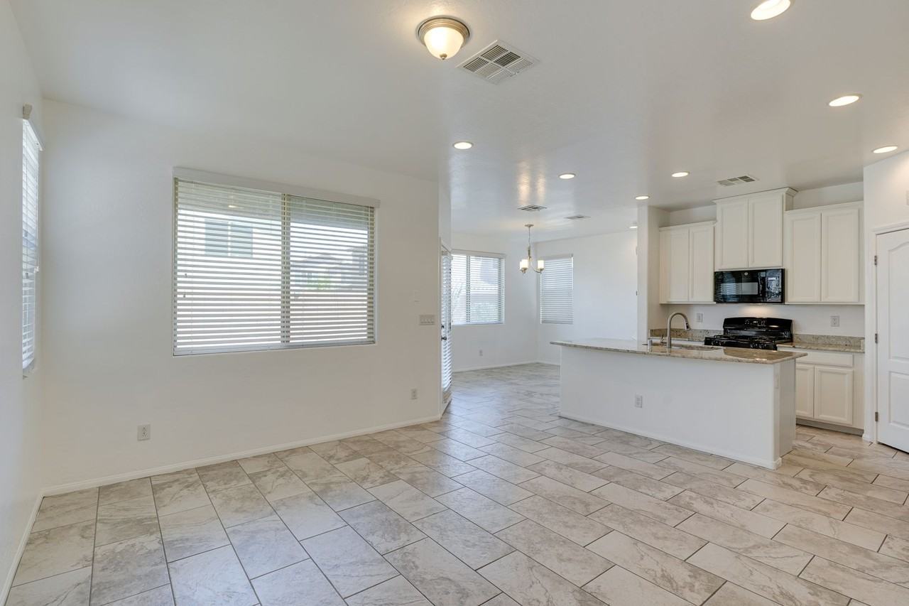 10768 Yarmouth Bay Ct - Photo 6 of 31